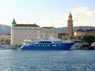 Luxury Charter Yacht San Aantonio - 0
