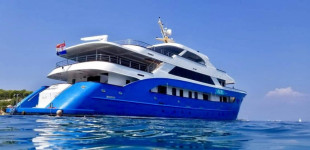 Luxury Charter Yacht San Aantonio - 2