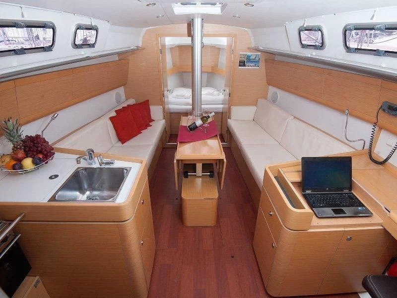 Beneteau First 35 (PSYCHE) Interior image - 7