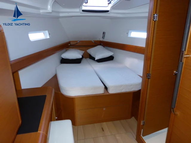 Sun Odyssey 439 (Dorothy May) Front Cabin - 14