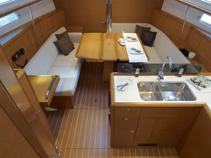 Sun Odyssey 379 (Oyster Shell) Interior image - 2