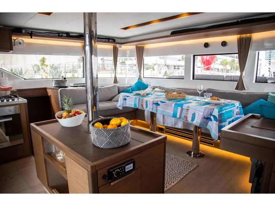 Lagoon 50 LUX elegance (2019) equipped with aircon (TWIN JOY) Interior image - 4