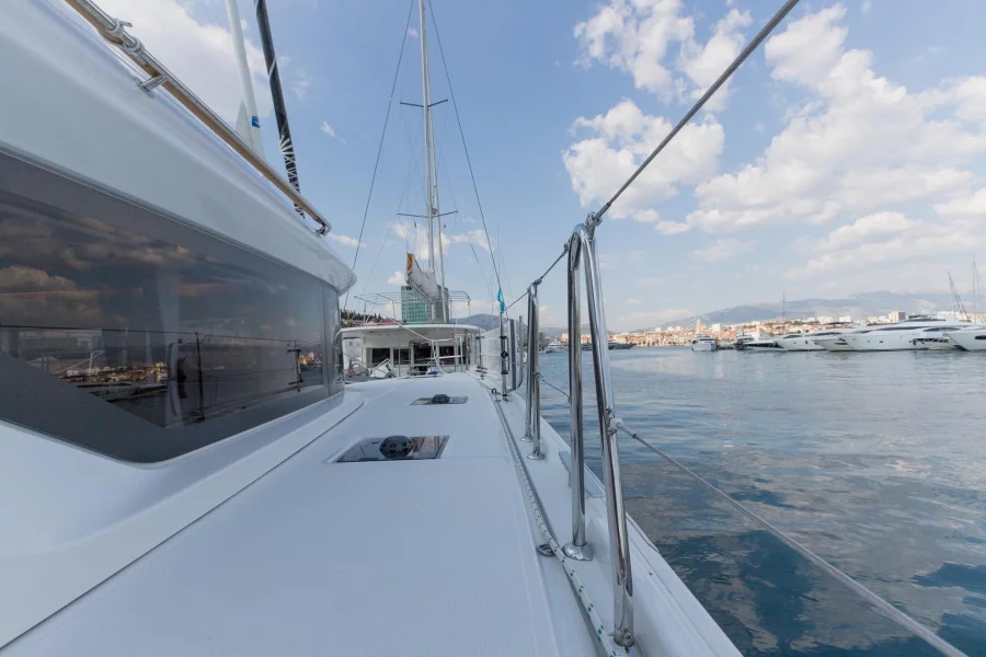 Lagoon 50 LUX elegance (2019) equipped with aircon (TWIN JOY)  - 17
