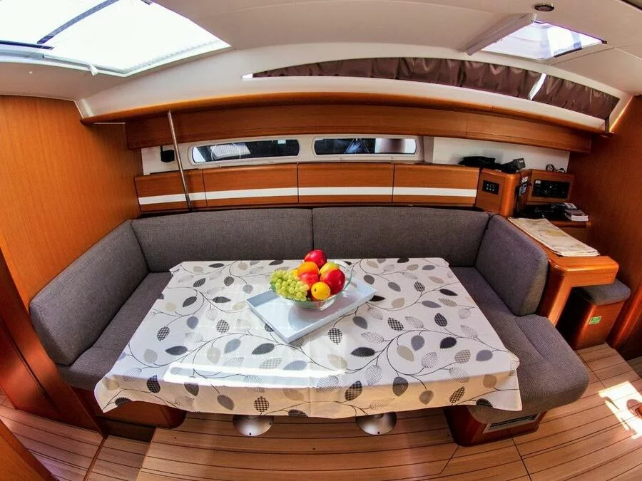 Jeanneau 53 (2013) equipped with roll mainsail, bo (MUŠULA) Interior image - 11