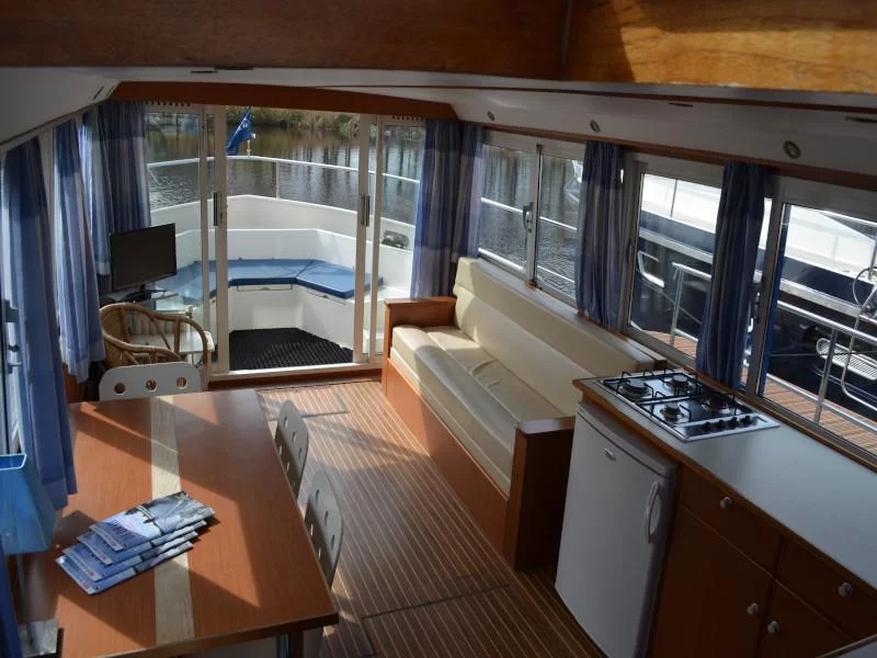 Safari Houseboat 1200 (Holidaytime) Interior image - 5