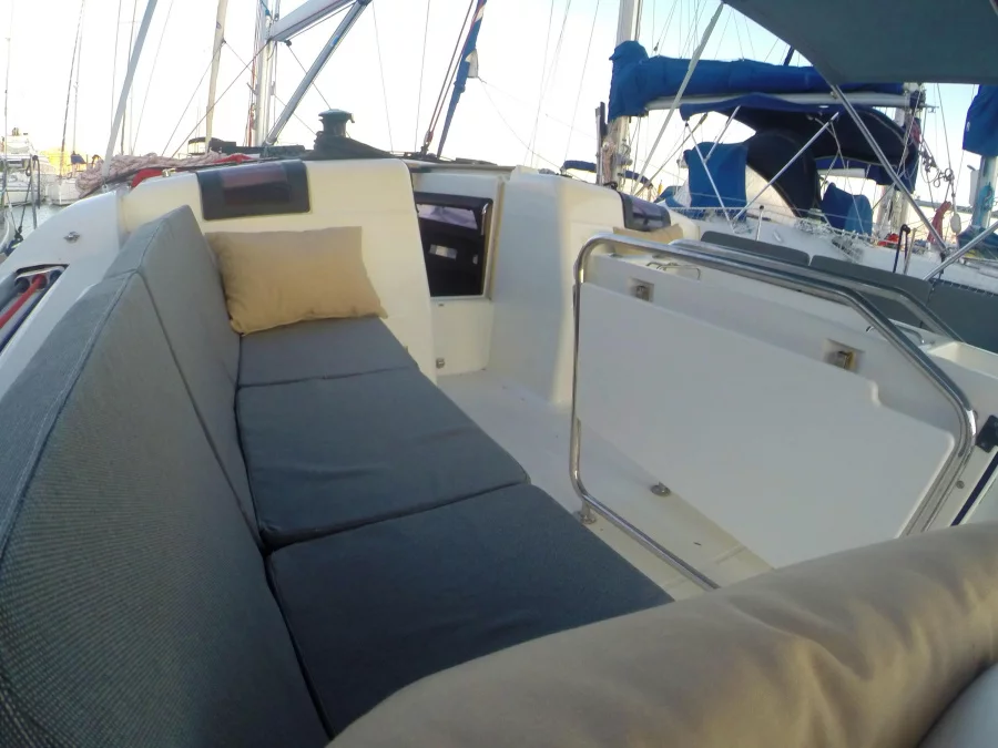 Sun Odyssey 439 (Esquitx) Deck cushions detail - 22