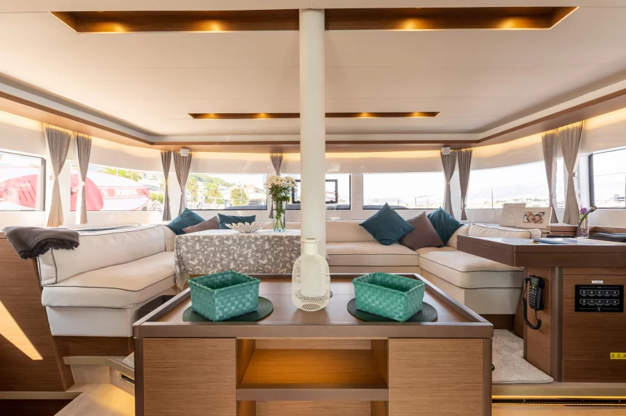 Lagoon 50 LUX (2020) equipped with airconditioning (PRINCESS KISS)  - 8