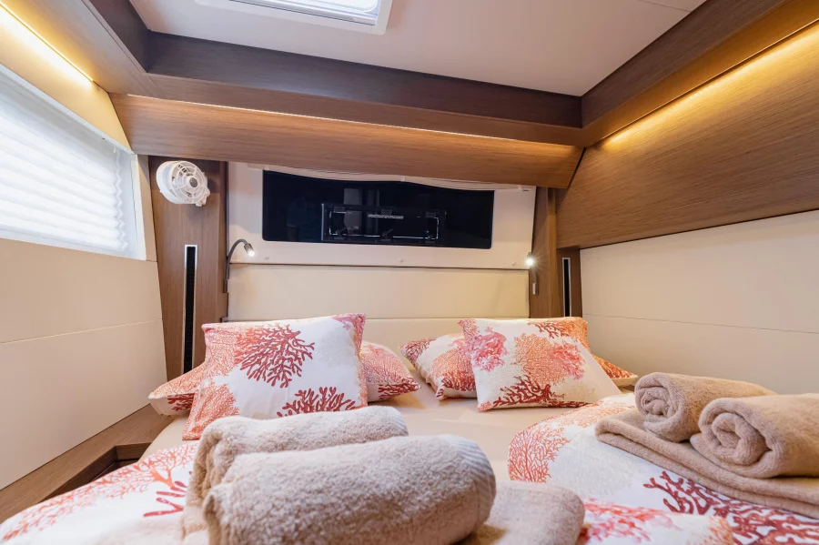 Lagoon 50 LUX (2020) equipped with airconditioning (PRINCESS KISS)  - 17