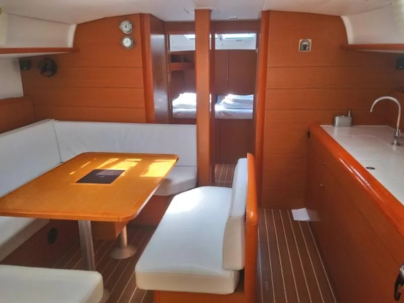 Sun Odyssey 479 (Guinness  - 4 electric WC - new sails 2022) Interior image - 3