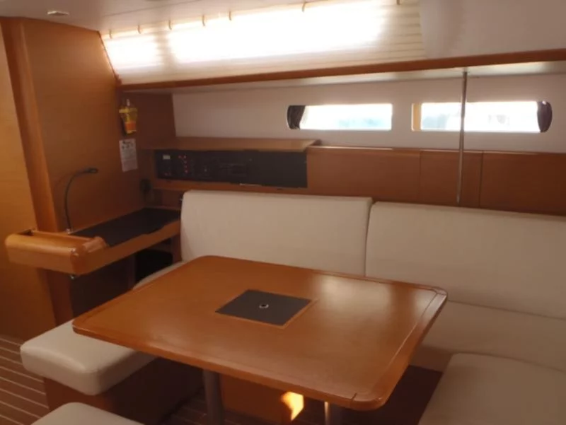Sun Odyssey 479 (Guinness  - 4 electric WC - new sails 2022)  - 12