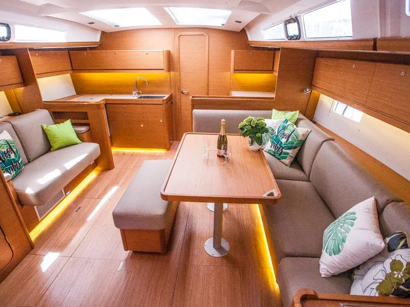 Dufour 460 Grand Large (MALIN (owner version, new sails 2024., air condition, generator)) Interior image - 4
