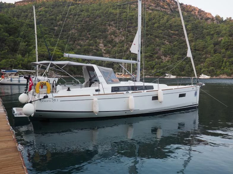 Beneteau Oceanis 38.1 (IDA) Main image - 0