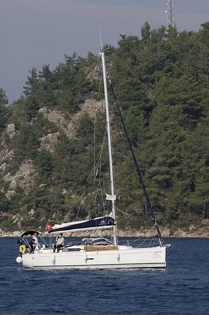 Dufour 335 GL (Kopernik) Sailing - 23
