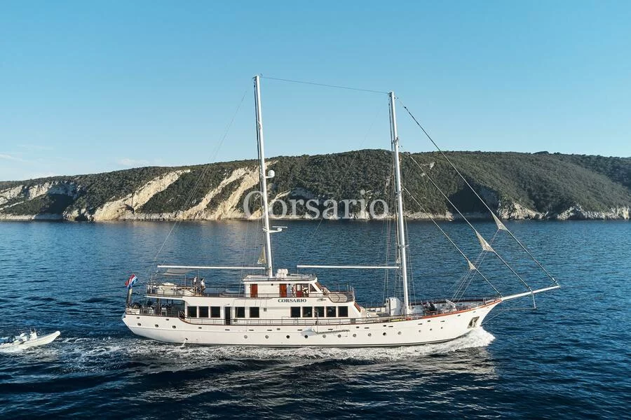 Luxury Sailing Yacht Corsario (Corsario)  - 32