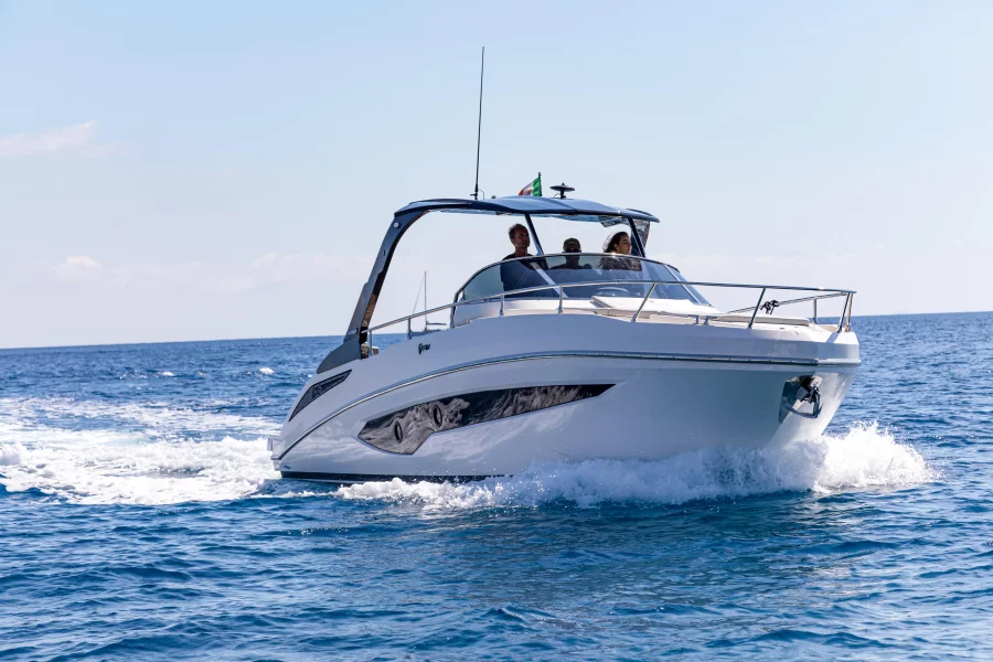 FIM Regina 340 (Lime Express - The boat is available for daily charter without overnight)  - 12