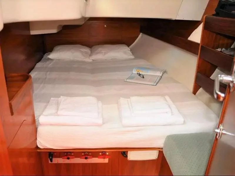 Oceanis 440 (Cabin 2 - Stern cabin - 2 persons  (Xanemos))  - 10