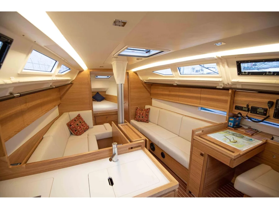 Salona 380 (Andrea) Interior image - 1