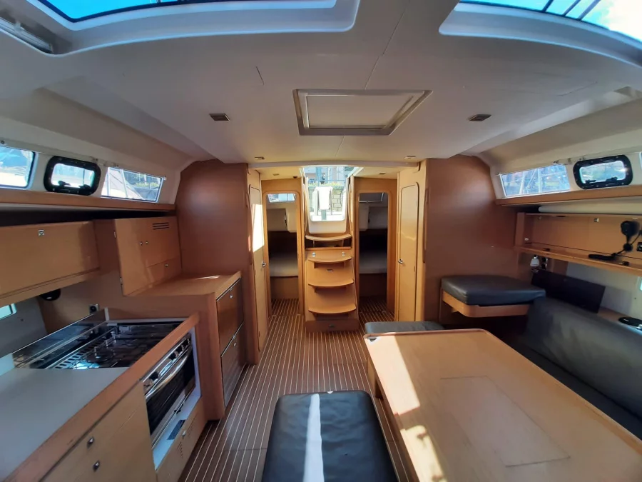 Dufour 460 Grand Large (Genny) Interior image - 8