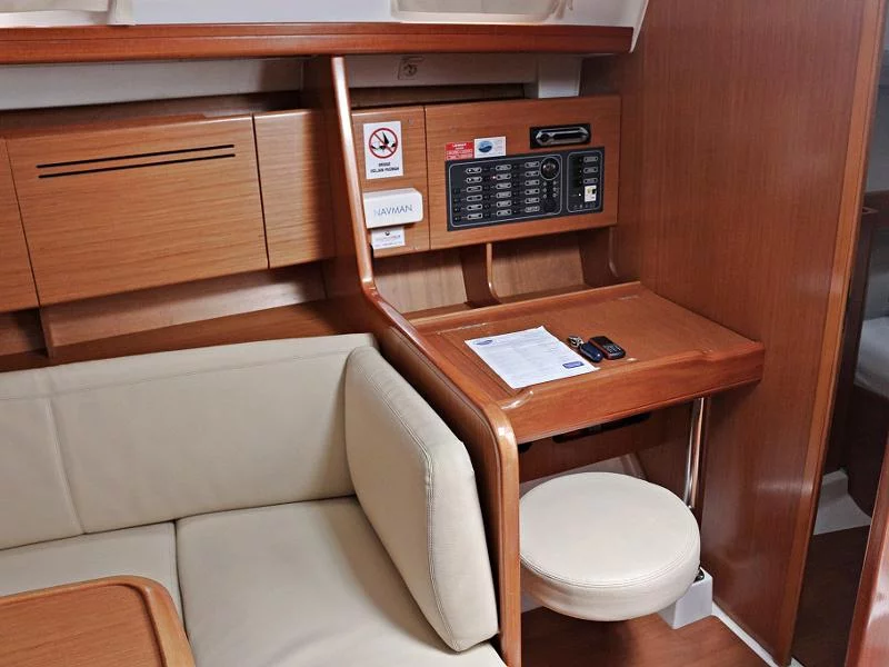 CYCLADES 43.4 BT (LEVANT) Interior images - 12