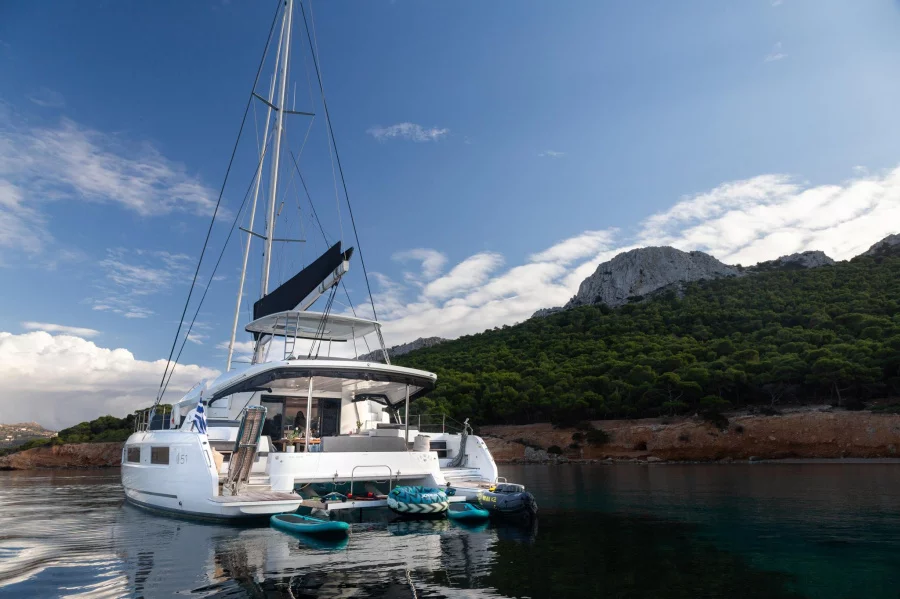 Lagoon 51 (JEWEL (Charter rate includes VAT, Skipper Fee, Generator, Air-condition, Watermaker, Icemaker, Dishw)  - 52