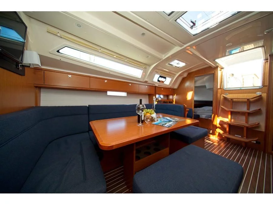 Bavaria Cruiser 41 (MH 70) Interior image - 10