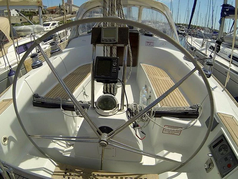 Grand Soleil 40 (Šjor (Main sail 2016, Genoa 2018)) GPS plotter in cockpit - 3