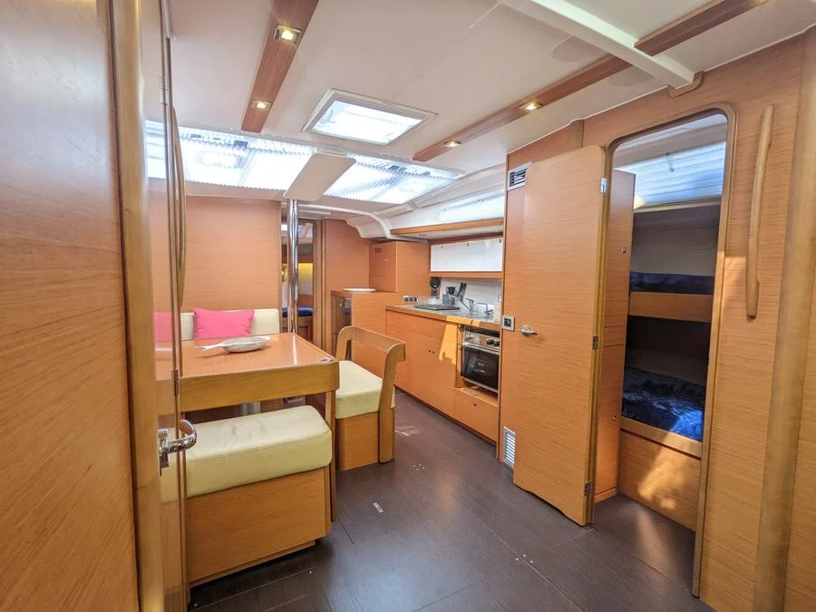Dufour 430 Shallow Keel (Hoosier Lady) Interior image - 1