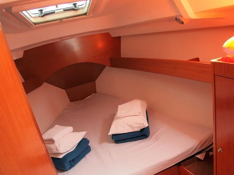 Beneteau Cyclades 43.4 (TIGRIS) Interior - cabin (photo taken 2019) - 7
