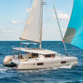Lagoon 42 (Persefoni) 