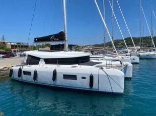 Lagoon 42 (A/C, Watermaker, Gen)_12 (ORSA (AC/Gen/W.Maker) 