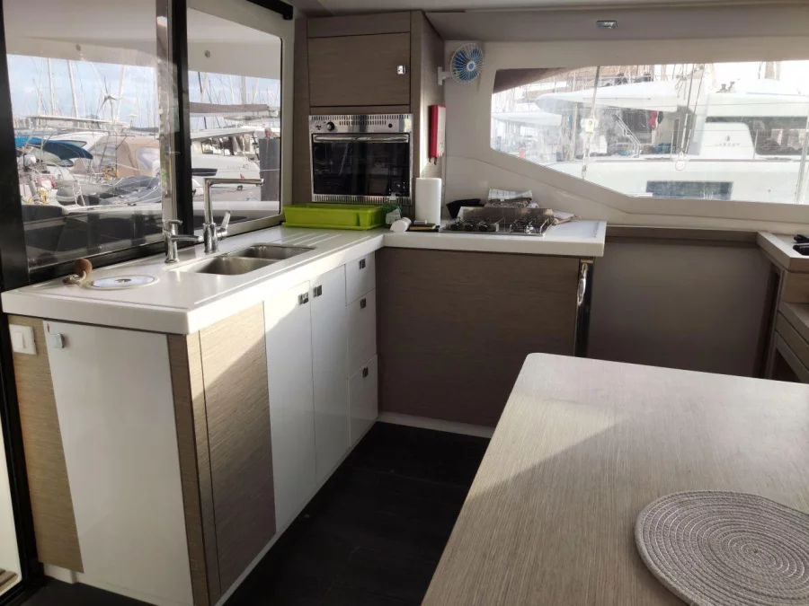 Fountaine Pajot Lucia 40 (HARFANG)  - 10