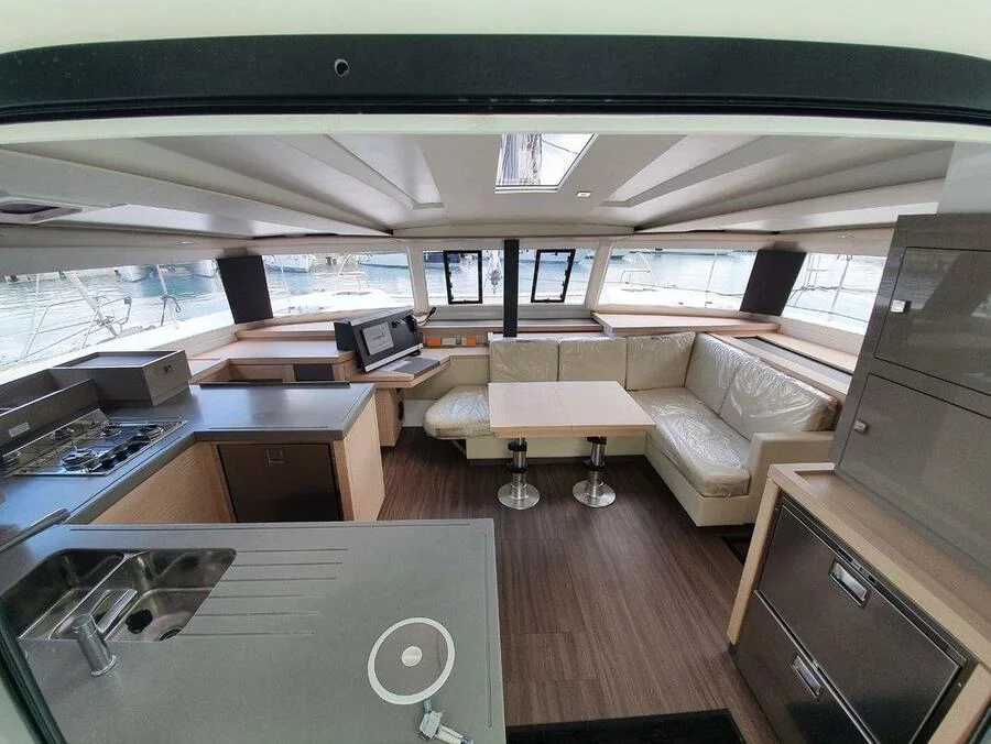 Fountaine Pajot Astrea 42 (Muttley)  - 2