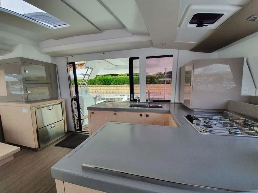 Fountaine Pajot Astrea 42 (Muttley)  - 4
