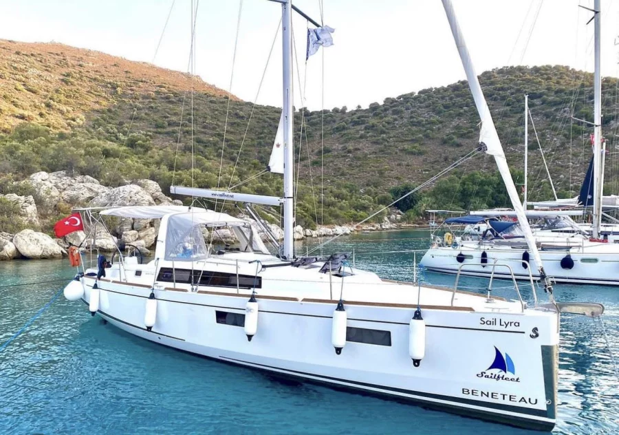 Oceanis 38.1 (Sail Lyra)  - 0