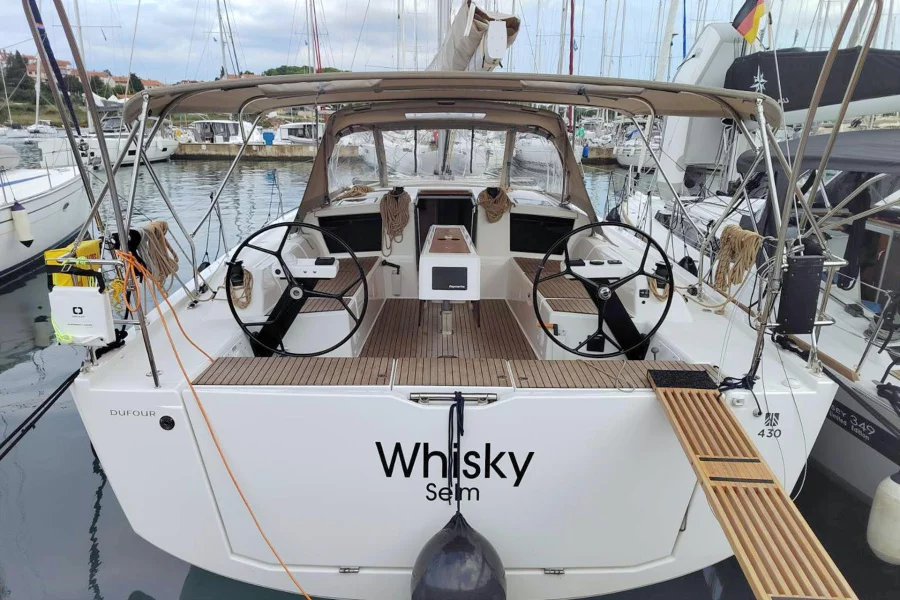 Dufour 430 (Whisky)  - 4
