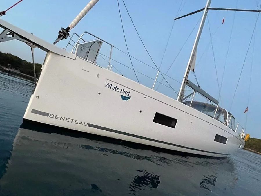 Oceanis Yacht 54 (White Bird)  - 4