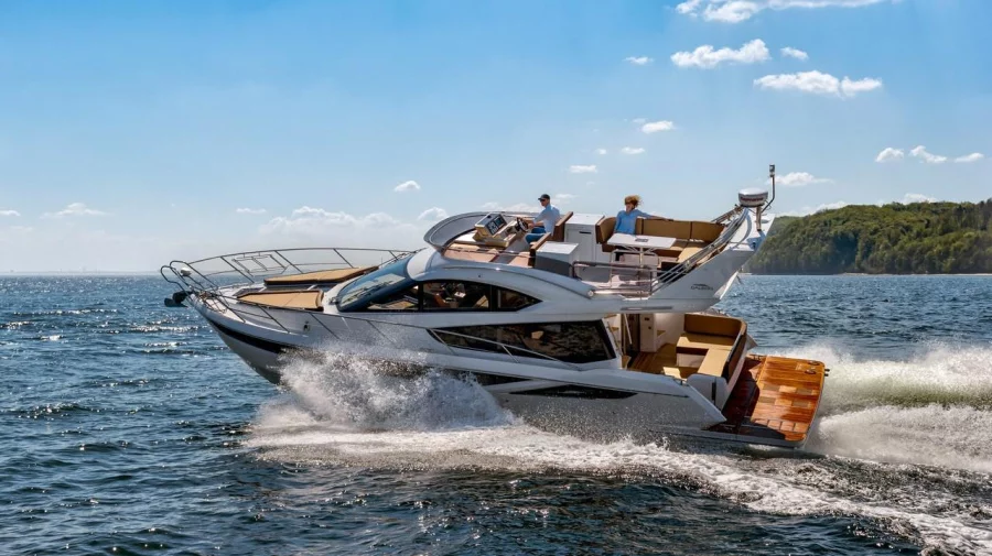 Galeon 420 Fly (Amber Blue)  - 2