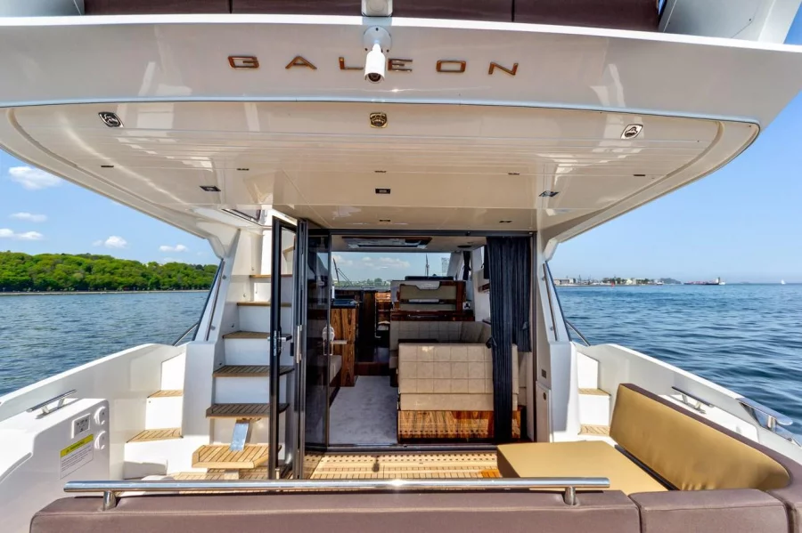 Galeon 420 Fly (Amber Blue)  - 4