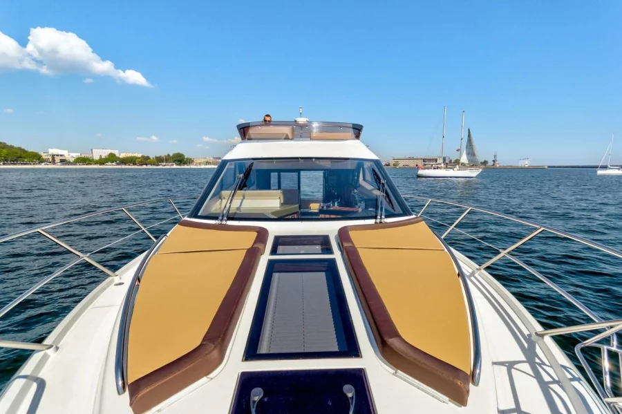 Galeon 420 Fly (Amber Blue)  - 17