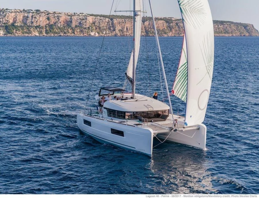 Lagoon 40 - 4 + 2 cab (Nathalie - Cabin charter starboard bow)  - 9