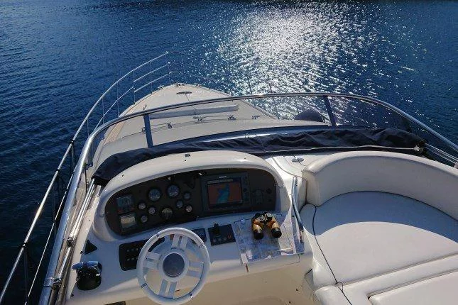 Azimut 62 - 3 + 1 cab. (MY ROBY)  - 2