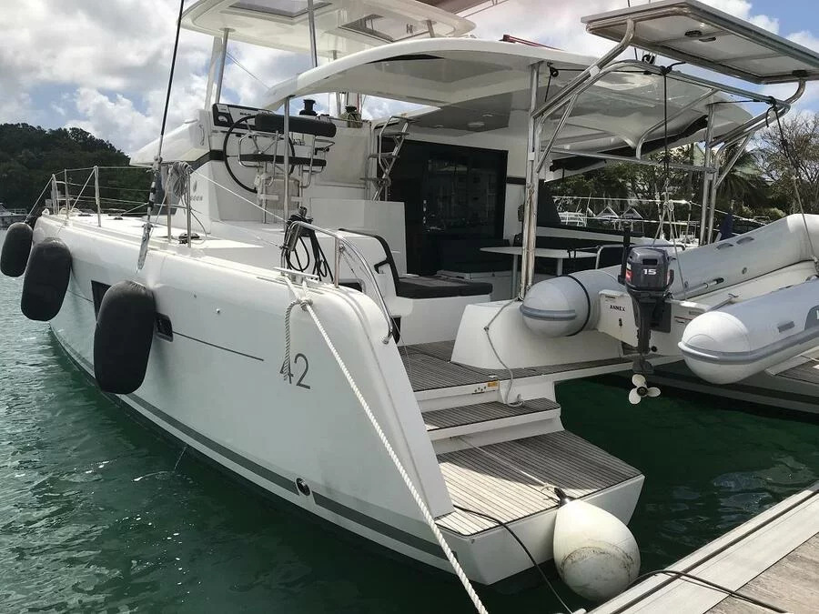 Lagoon 42 (Idefix with watermaker and A/C PLUS)  - 1