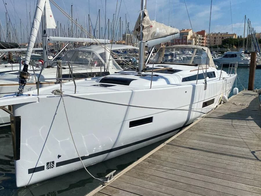 Dufour 430 Grand Large (goSailing)  - 4